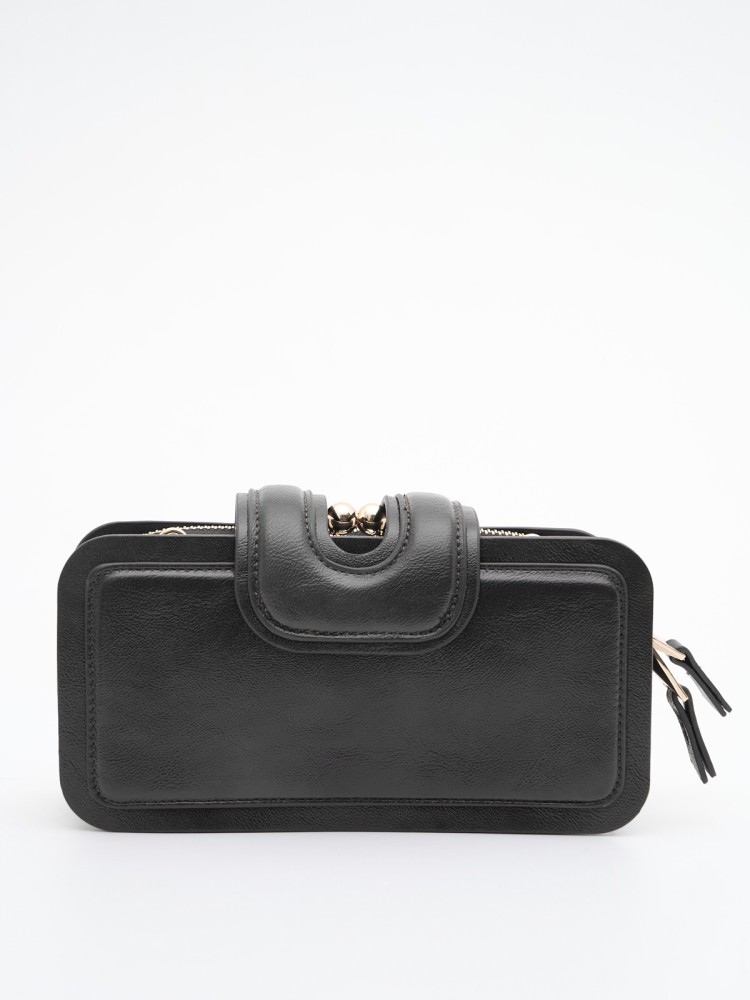 Sisley SLY_465 İthal Deri Çapraz Model Siyah Sisley SLY_465 İthal Deri Çapraz Model Siyah