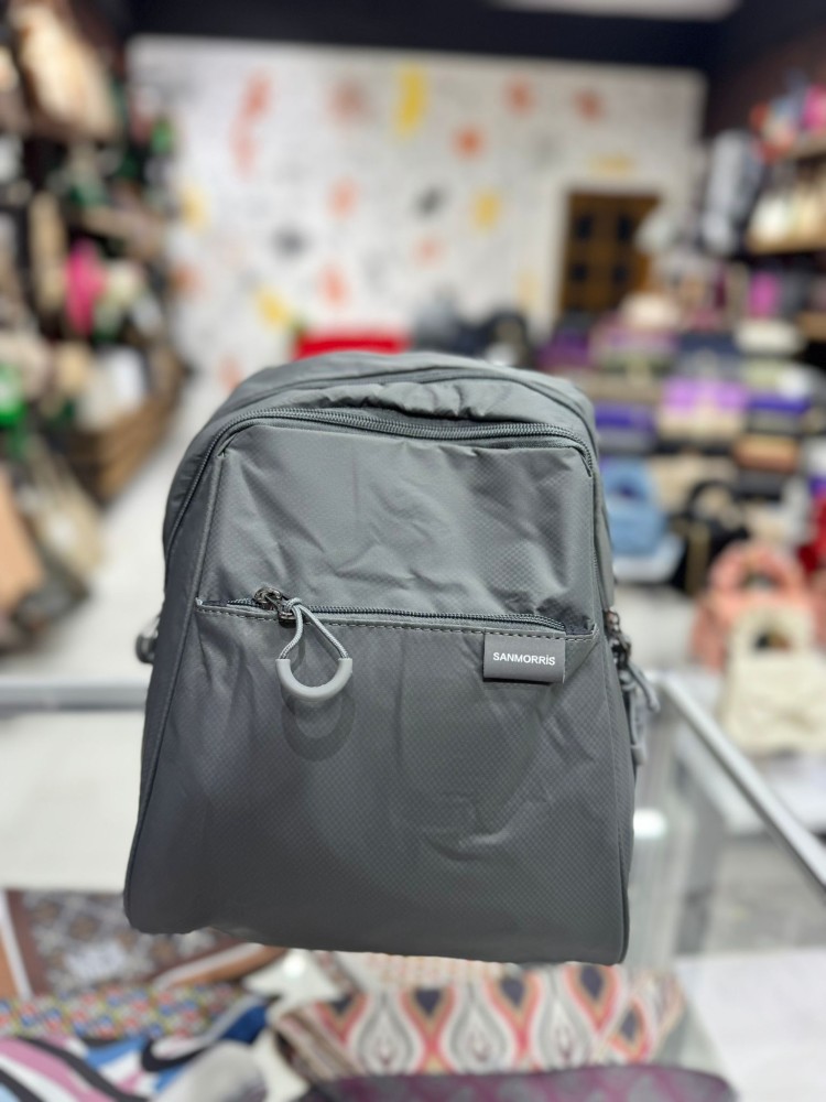 Sanmoris 6009 İthal Paraşüt Kumaş Sırt Çantası Antrasit Gri Sanmoris 6009 İthal Paraşüt Kumaş Sırt Çantası Antrasit Gri