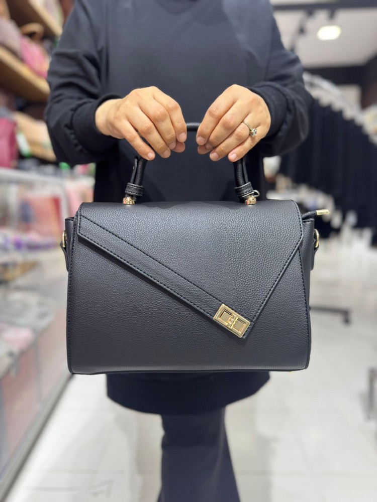 Armine 405 Suni Deri El Ve Çapraz Model Siyah Armine 405 Suni Deri El Ve Çapraz Model Siyah