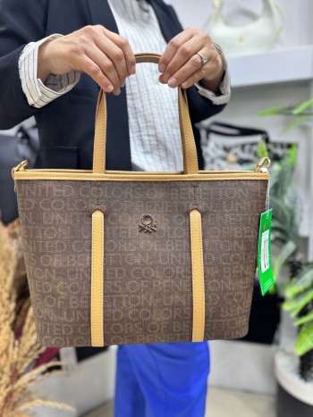 Benetton Bnt-1604 Kadın Çanta Monogram Eskitme Baskı El Ve Çapraz Model Kahve Benetton Bnt-1604 Kadın Çanta Monogram Eskitme Baskı El Ve Çapraz Model Kahve
