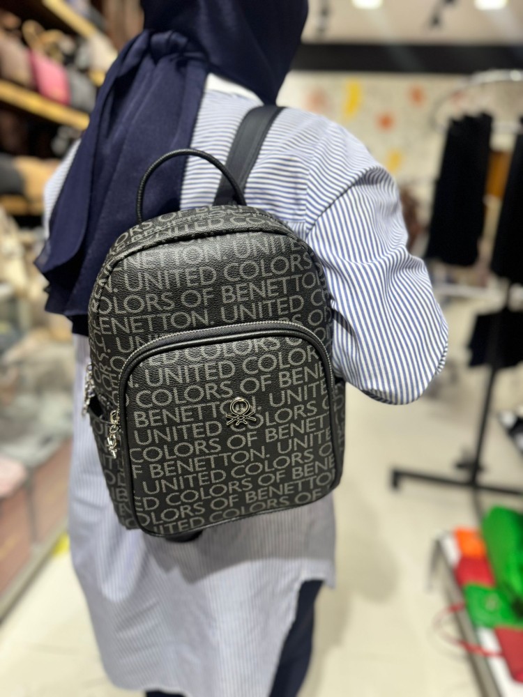 Benetton BNT-1645 Suni Deri Sırt Model Siyah