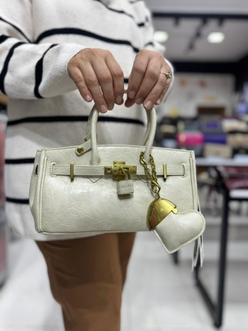 Levidor 930562 Kadın Çanta İthal Premium Serisi El Ve Çapraz Model Vizon Levidor 930562 Kadın Çanta İthal Premium Serisi El Ve Çapraz Model Vizon